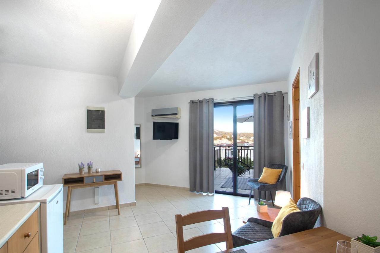 D & E Apartments Città di Skiathos Esterno foto